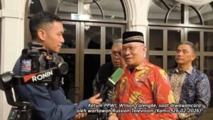 Wilson Lalengke saat memberikan pandangan tentang hubungan Indonesia-Rusia dalam wawancara Televisi Rusia pada acara buka puasa bersama yang digelar oleh Duta Besar Rusia untuk Indonesia di Jakarta, 26 Februari 2026.