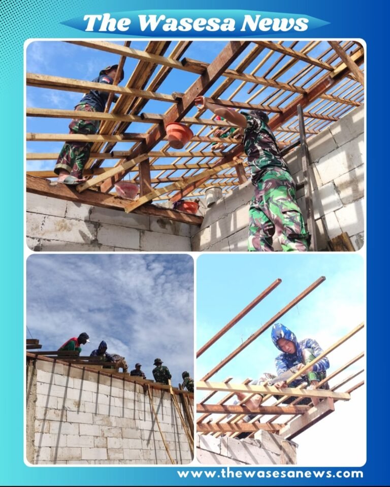 - "Personel Satgas TMMD Ke-127 Kodim 0819/Pasuruan sedang memasang kerangka atap kayu pada rumah Bu Nur Syaidah di Desa Wonosari Gondangwetan Pasuruan"