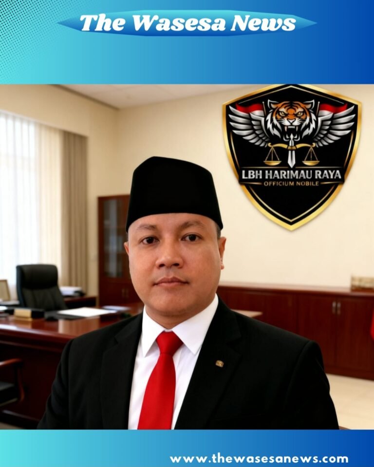 Direktur LBH Harimau Raya Dimas Wahyu SH P.id memberikan konsultasi hukum gratis kepada masyarakat selama bulan Syawal. - thewasesanews.com