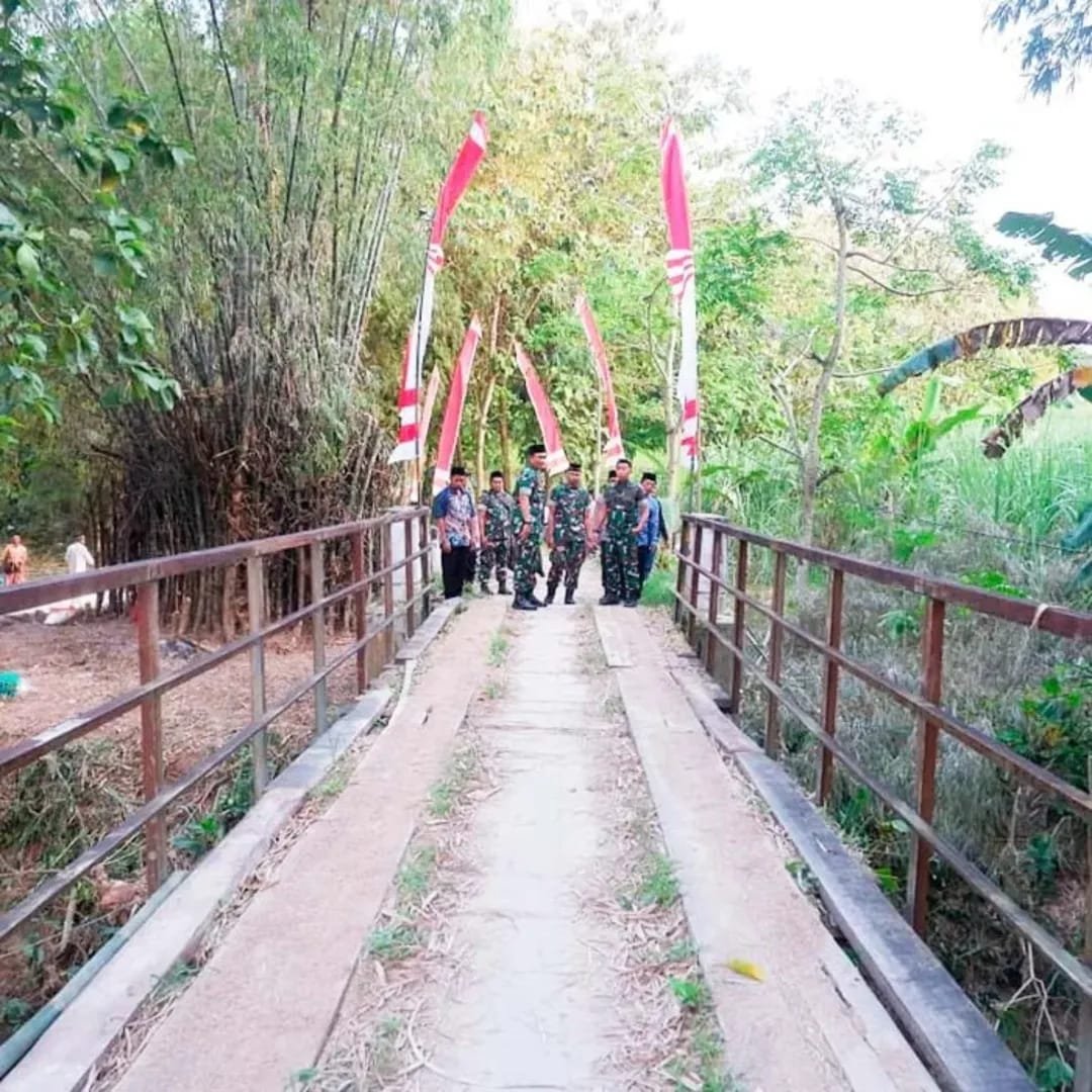 Upaya nyata TNI dalam memperlancar akses transportasi Petani - thewasesanews.com