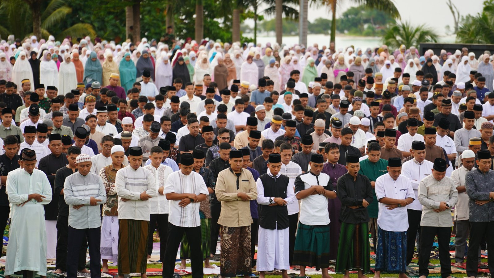Kodam XVIII/Kasuari menggelar Sholat Idul Fitri 1447 H dan Halal Bihalal di Makodam Manokwari. Pangdam Mayjen TNI Christian Kurnianto Tehuteru tekankan semangat kemenangan untuk perkuat pengabdian dan persatuan di wilayah Papua Barat. - thewasesanews.com
