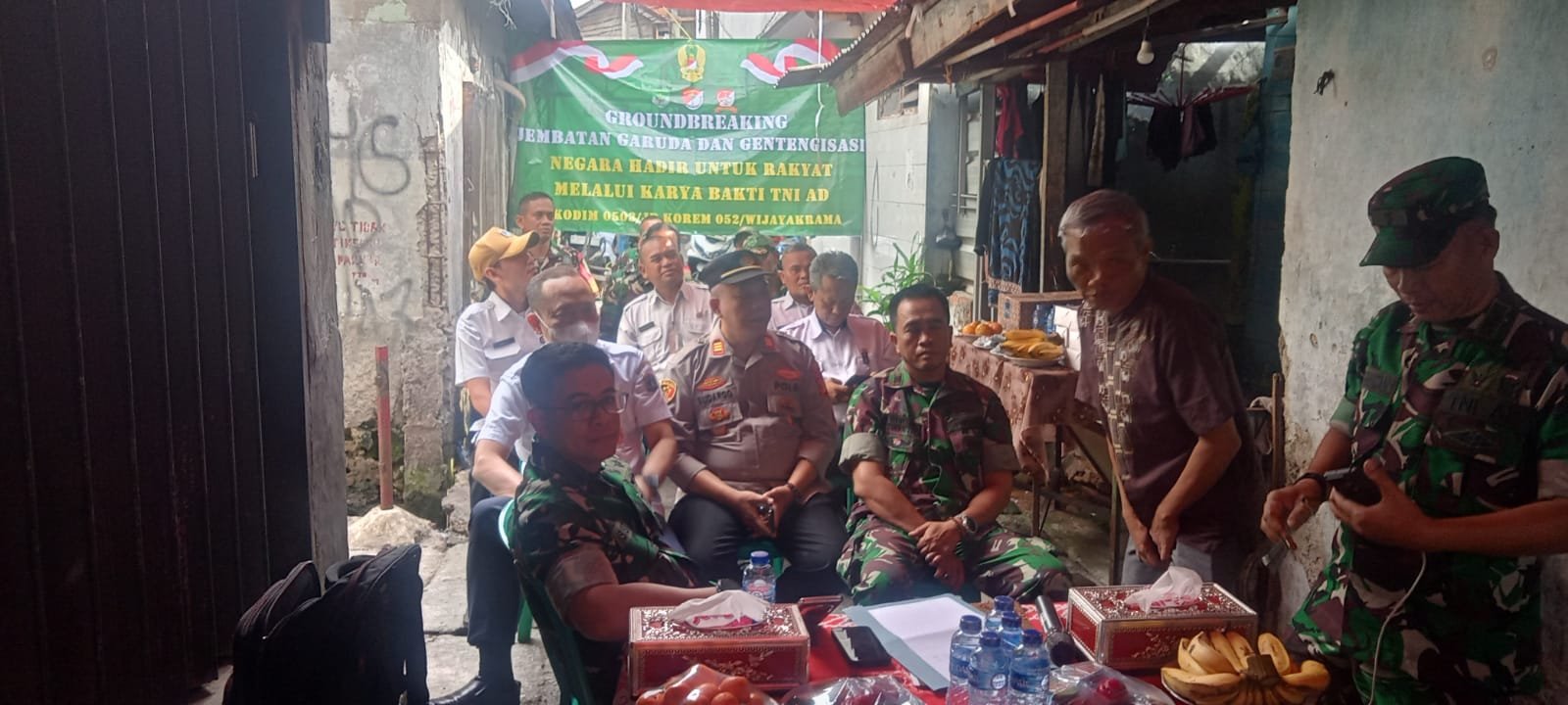 Dandim 0503/Jakarta Barat Kolonel Kav Sigit Dharma Wiryawan saat mengikuti kegiatan Ground Breaking Jembatan Garuda secara virtual di Tambora.- thewasesanews.com