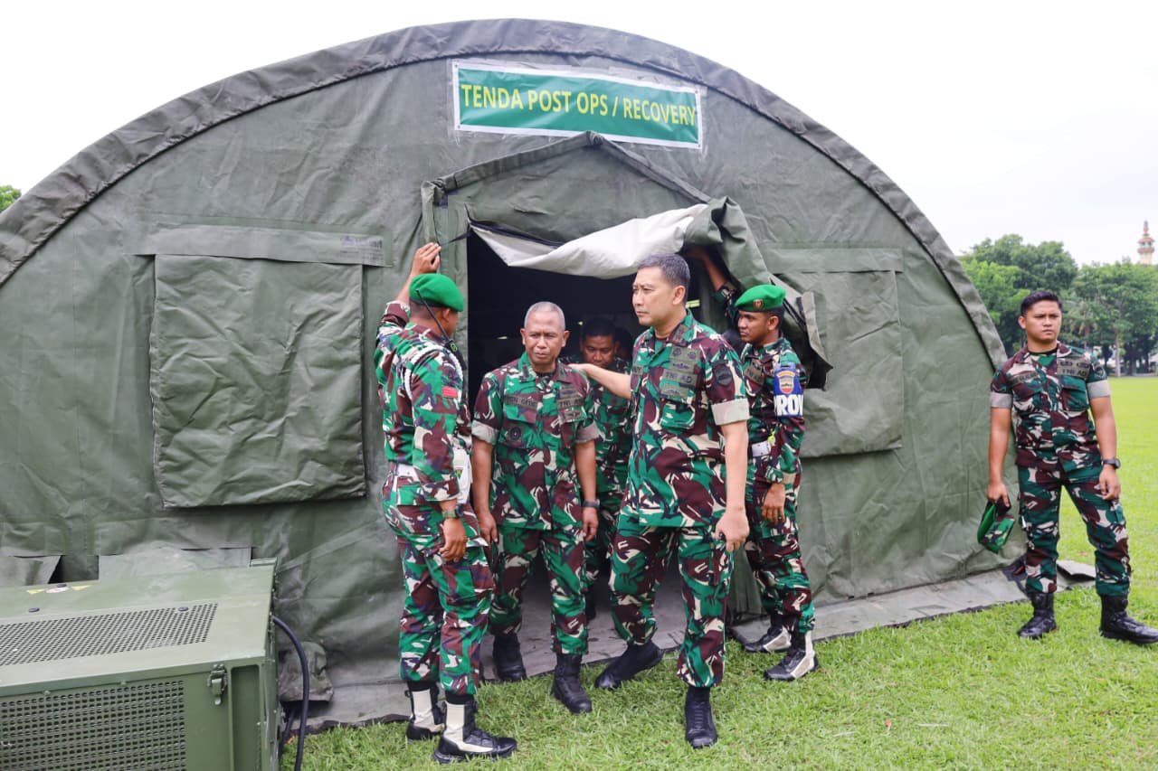 Pangdam I/BB Mayjen TNI Hendy Antariksa saat meninjau fasilitas Rumkitlap di Makodam I/BB. - thewasesanews.com