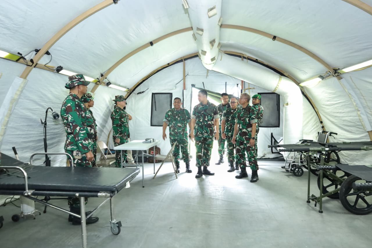 Pangdam I/BB Mayjen TNI Hendy Antariksa saat meninjau fasilitas Rumkitlap di Makodam I/BB. - thewasesanews.com