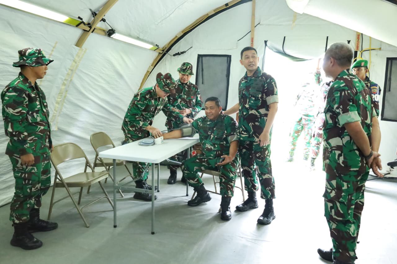 Pangdam I/BB Mayjen TNI Hendy Antariksa saat meninjau fasilitas Rumkitlap di Makodam I/BB. - thewasesanews.com