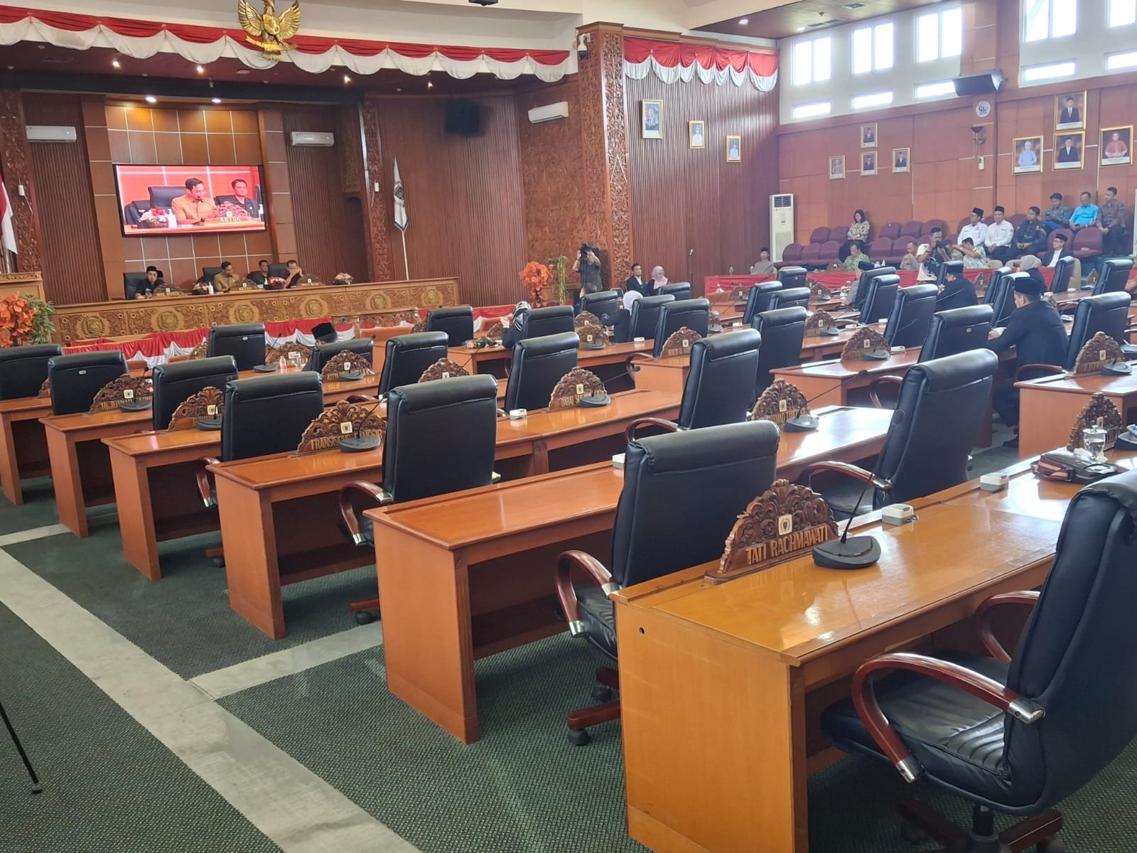 Suasana rapat paripurna DPRD Kota Depok terkait LKPJ Walikota dan Pokir RKPD. - thewasesanews.com