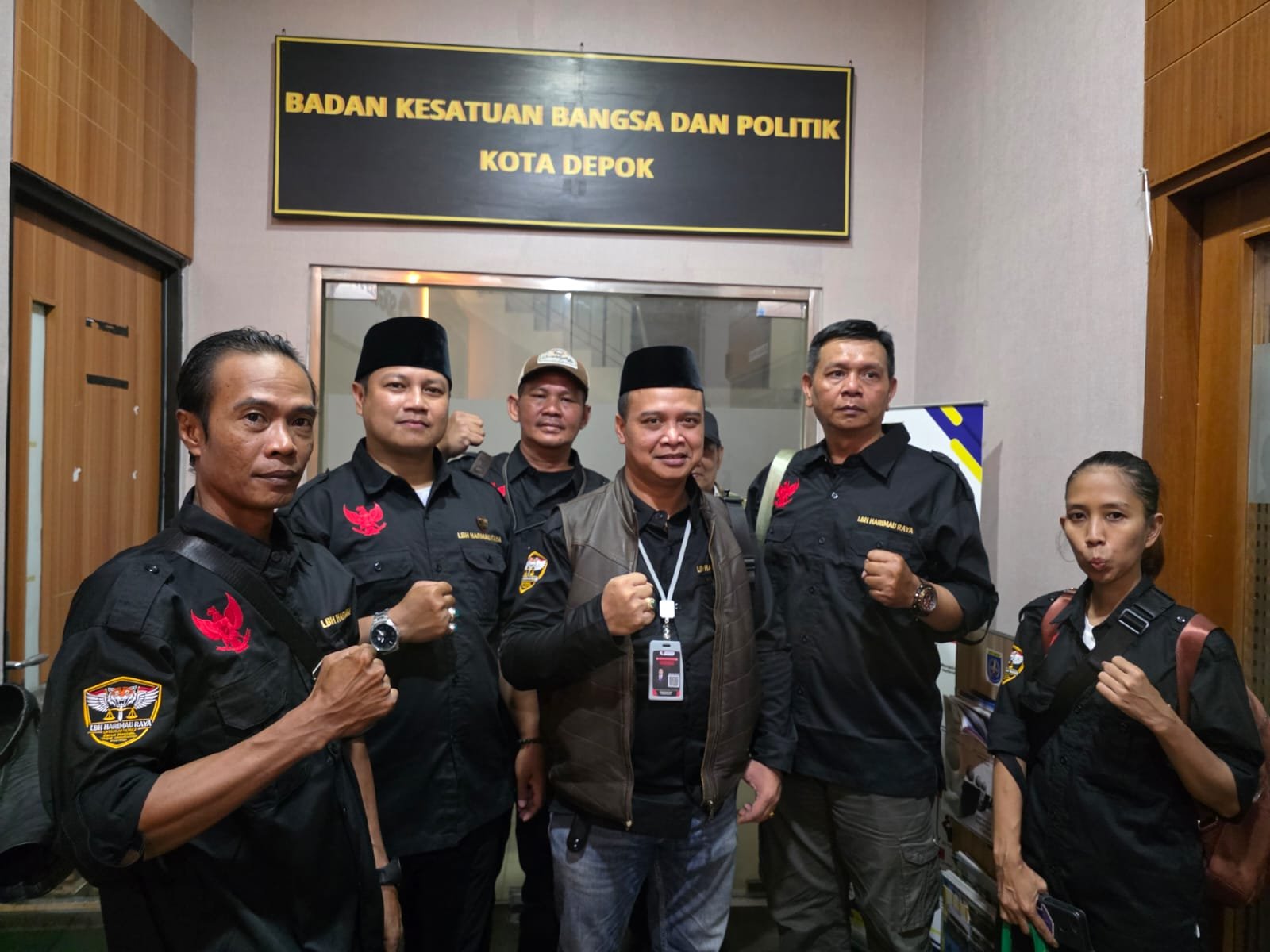 Rhomadhoni, SH., Pdt saat menerima mandat sebagai Ketua DPD Jawa Barat LBH Harimau Raya. - thewasedanews.com