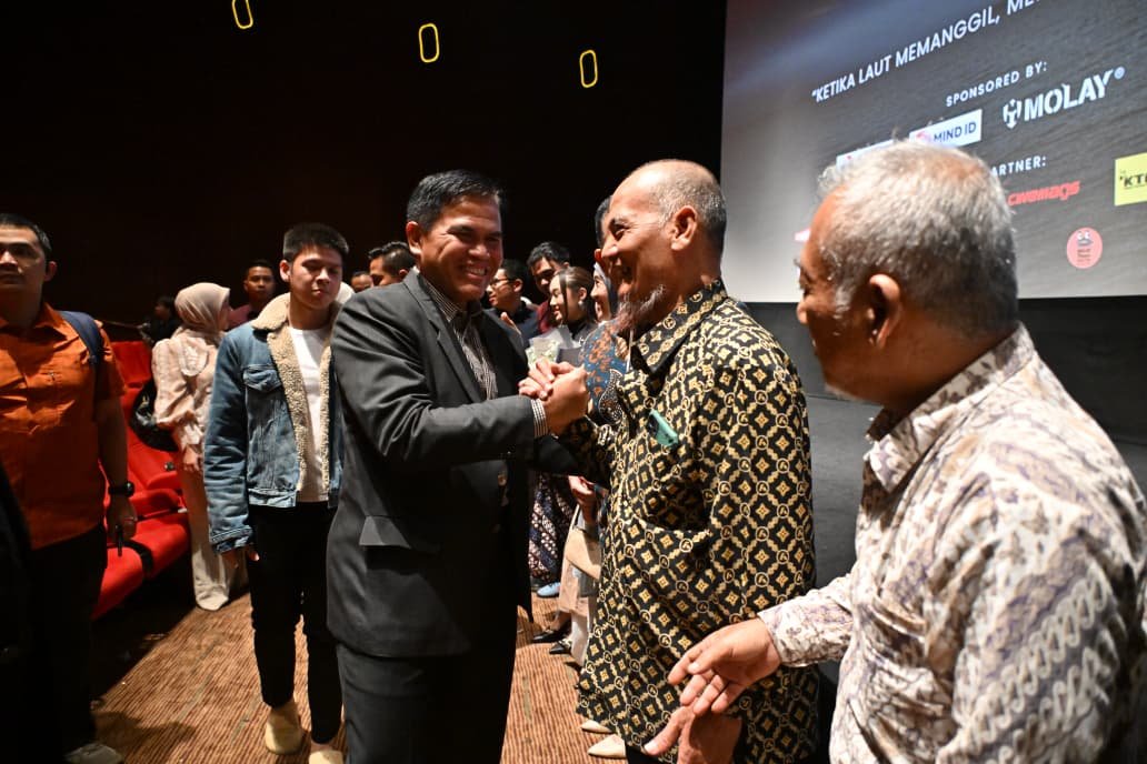 Kepala Staf Angkatan Laut Laksamana TNI Dr. Muhammad Ali saat Gala Premiere film The Hostage's Hero di Epicentrum XXI. - thewasesanews.com