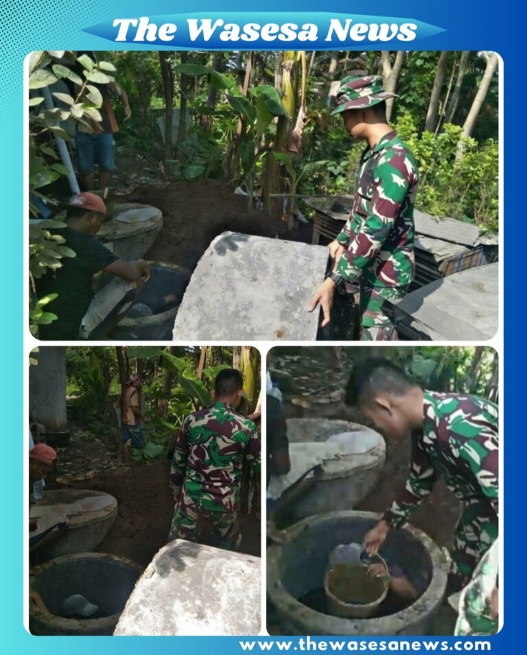 Prajurit Satgas TMMD Ke-127 Kodim 0819/Pasuruan bersama warga Dusun Ngepreng, Desa Wonosari, bekerja gotong royong membangun pondasi MCK komunal, Minggu (8/3/2026). Meskipun terik matahari, semangat para pekerja tetap tinggi untuk menyelesaikan proyek.