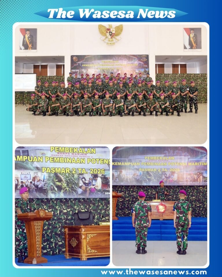 Komandan Pasmar 2 saat memberikan sambutan pada acara pembukaan pembekalan kepada peserta pembekalan yang terdiri dari Perwira, Bintara, dan Tamtama Insan Teritorial Pasmar 2.