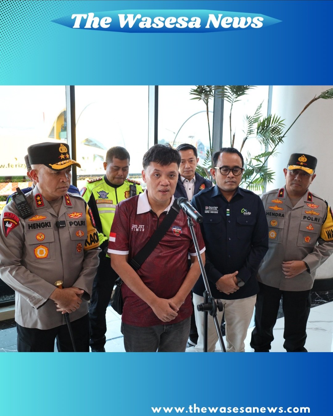 Ketua Komisi III DPR RI Habiburokhman memberikan keterangan pers terkait arus mudik di Pelabuhan Merak. - thewasesanews.com