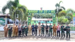 Pangdam I/BB Mayjen TNI Hendy Antariksa saat meninjau barak prajurit di Yonif TP 904/Garamata, Tanah Karo.