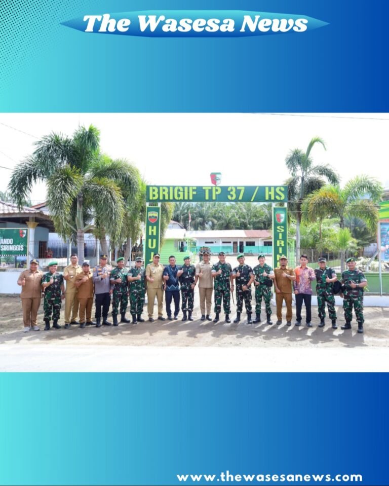 Pangdam I/BB Mayjen TNI Hendy Antariksa saat meninjau barak prajurit di Yonif TP 904/Garamata, Tanah Karo.