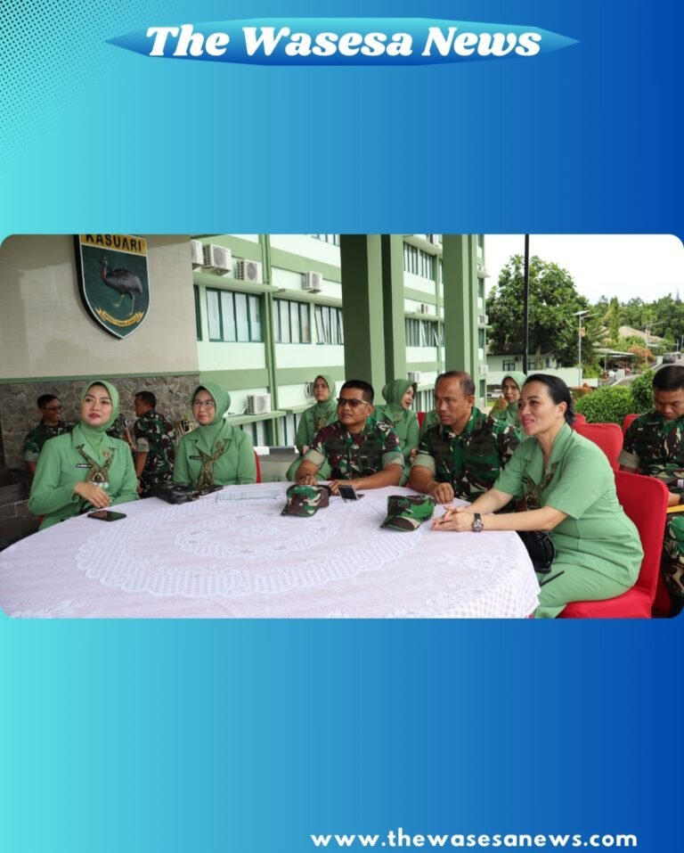 Bazar Ramadan TNI Kodam XVIII Kasuari Manokwari bersama pejabat dan Persit. -thewasesanews.com