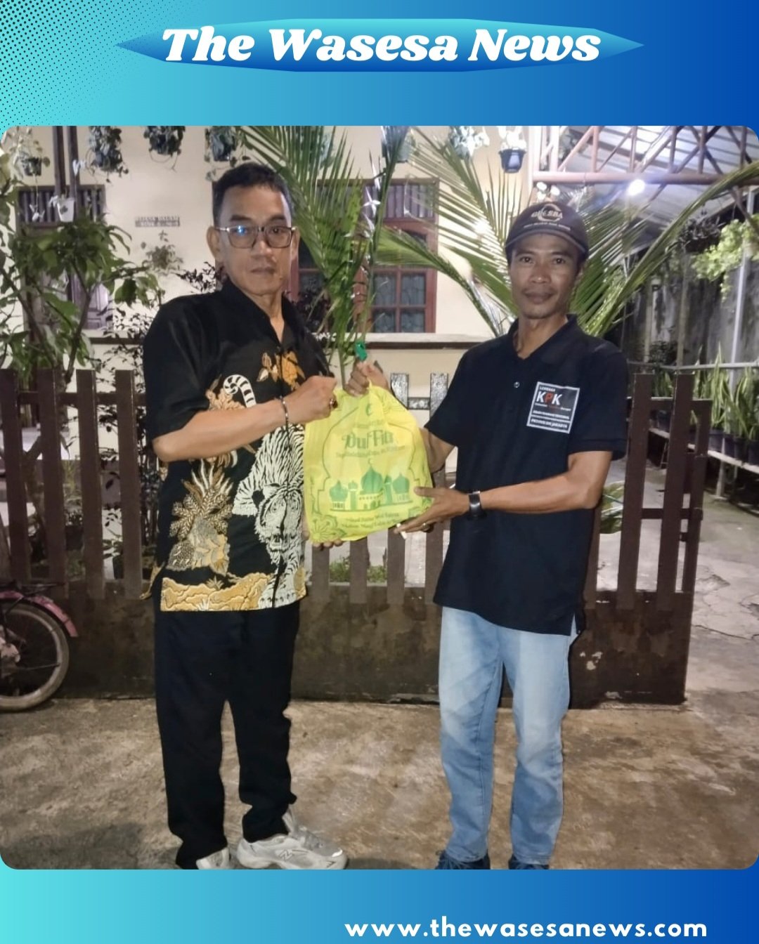 LBH Harimau Raya berbagi bingkisan lebaran 2026 di Jakarta. - thewasesanews.com