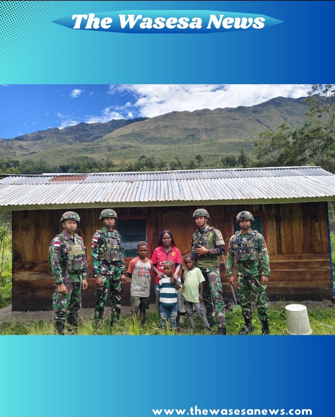 Personel Satgas Yonif 521/DY memberikan pelayanan kesehatan gratis kepada warga Distrik Kurima. - thewasesanews.com