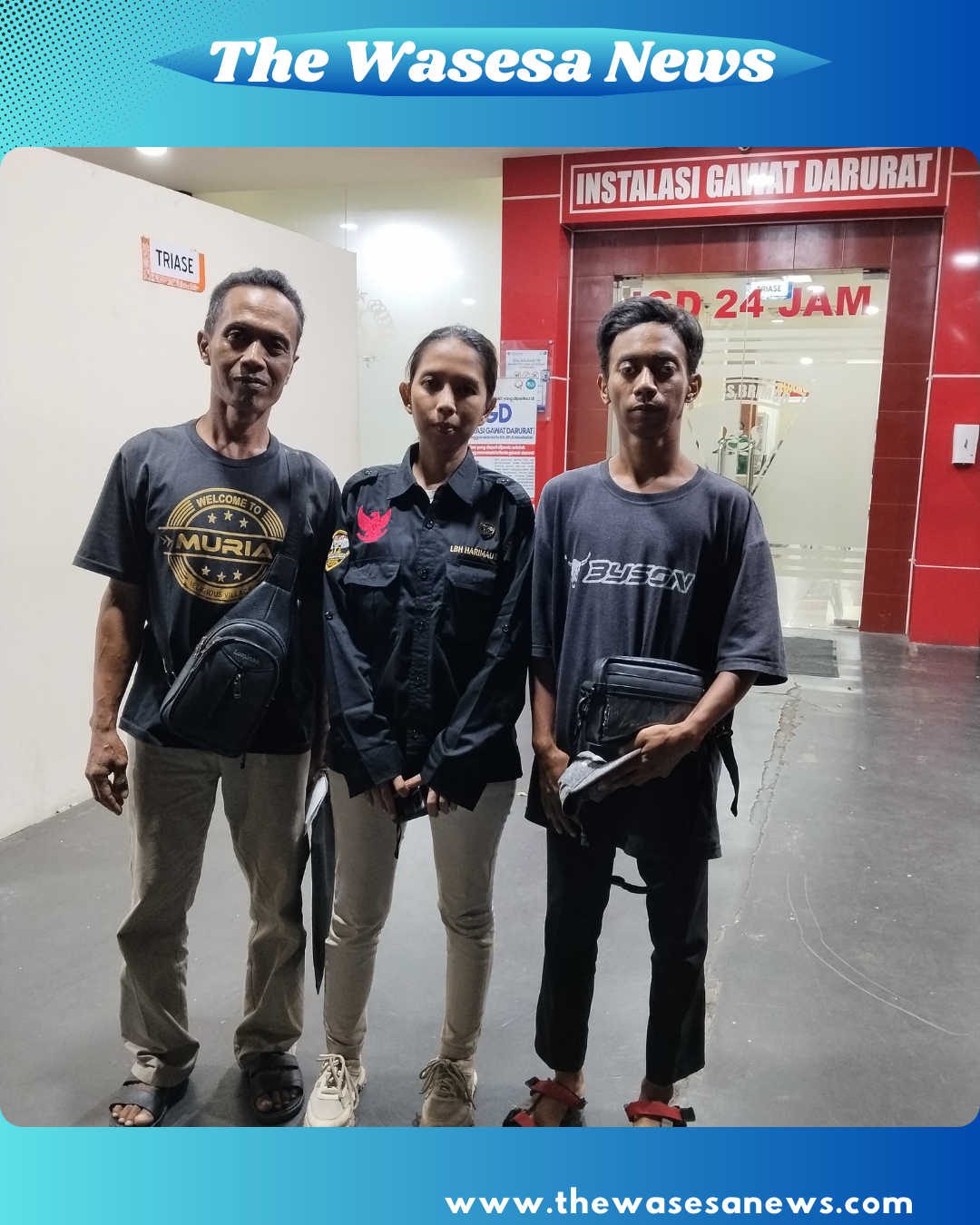 Sekjen LBH Harimau Raya bersama keluarga korban penganiayaan disabilitas di depan IGD RS Bhayangkara Kelapa Dua - thewasesanews.com