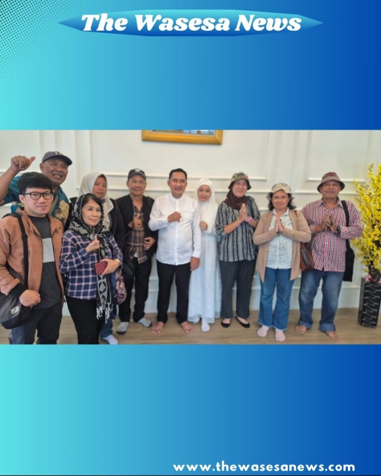 Ketua PWOIN Kota Depok Benny Gerungan saat bersilaturahmi di kediaman Wakil Walikota Depok Chandra Rahmasyah. - thewasesaneas.com