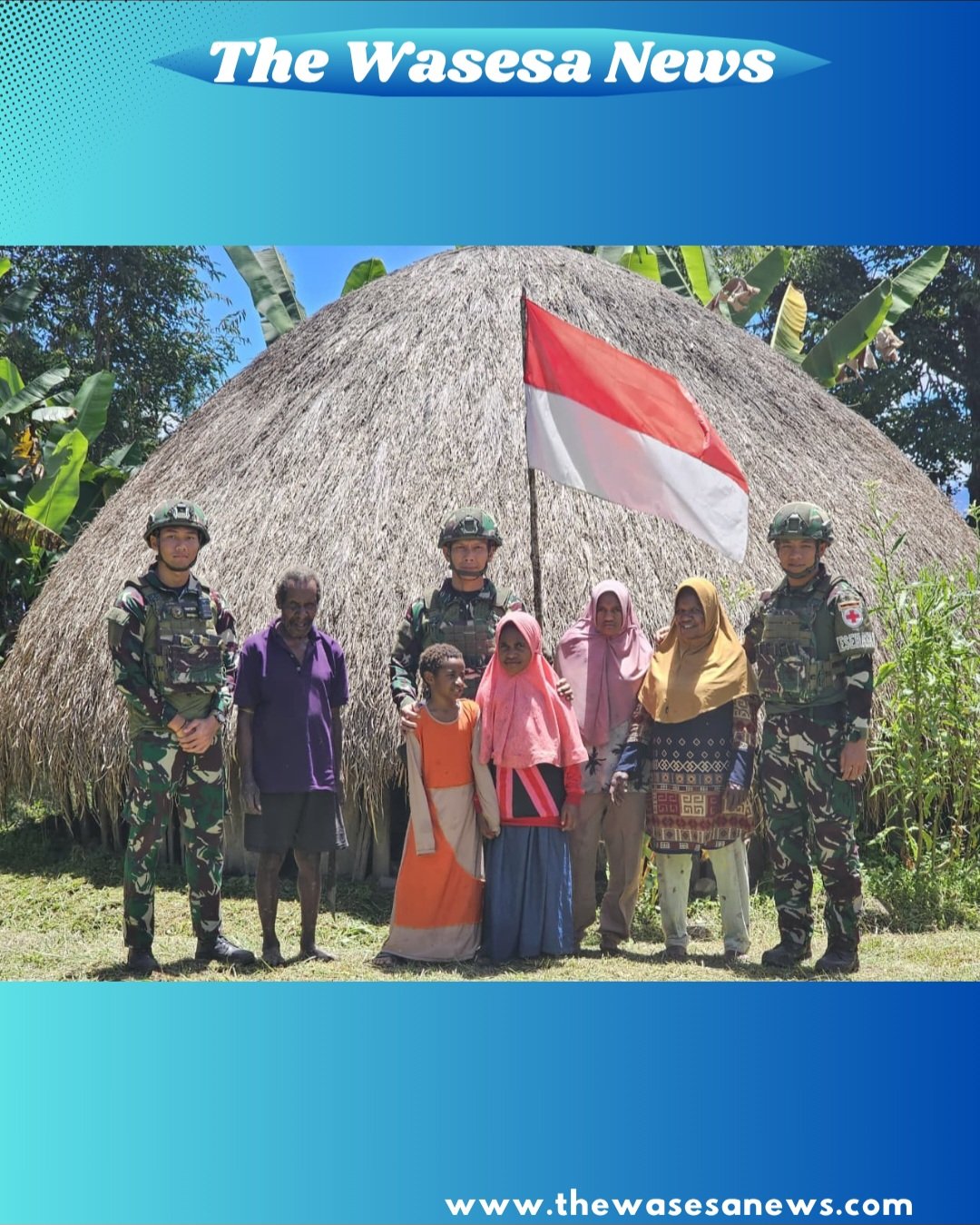 Prajurit bersama warga menerapkan program Honai Sehat Satgas Yonif 521/DY melalui karya bakti pembersihan lingkungan pemukiman adat di Distrik Walesi, Kabupaten Jayawijaya.- thewasesanews.com