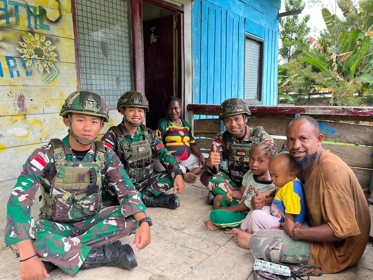 Satgas Yonif 521/DY, 2 Aksi Medis Gratis di Kelila. - thewasesanews.com