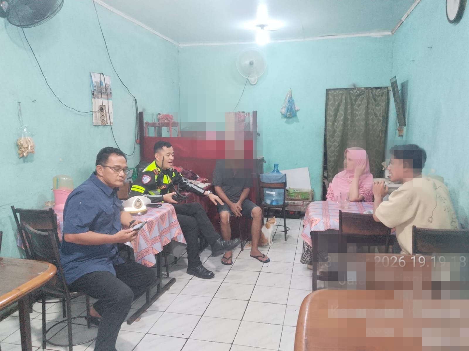 Kapolres Bersama Keluarga Pelaku Bunuh Diri. - thewasesanews.com