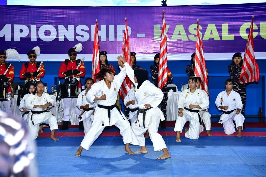 Berbagai perguruan besar seperti INKAI dan INKANAS turut menerjunkan karateka andalan mereka. - thewasesanews.com