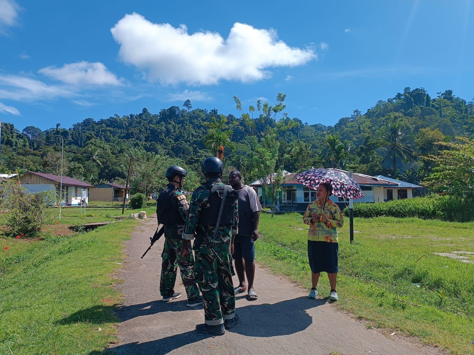 Satgas Yonif 410 Alugoro Gelar Anjangsana di Kampung Bofuwer Papua Barat. - thewasesanews.com