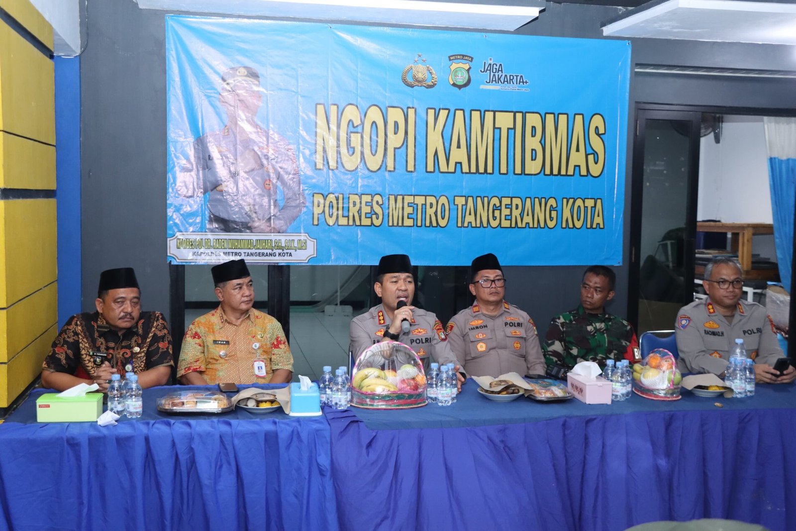 Kapolres Tangerang Kota Ngopi Kamtibmas dan Cek Pos Ronda di Neglasari. - thewasesanews.com
