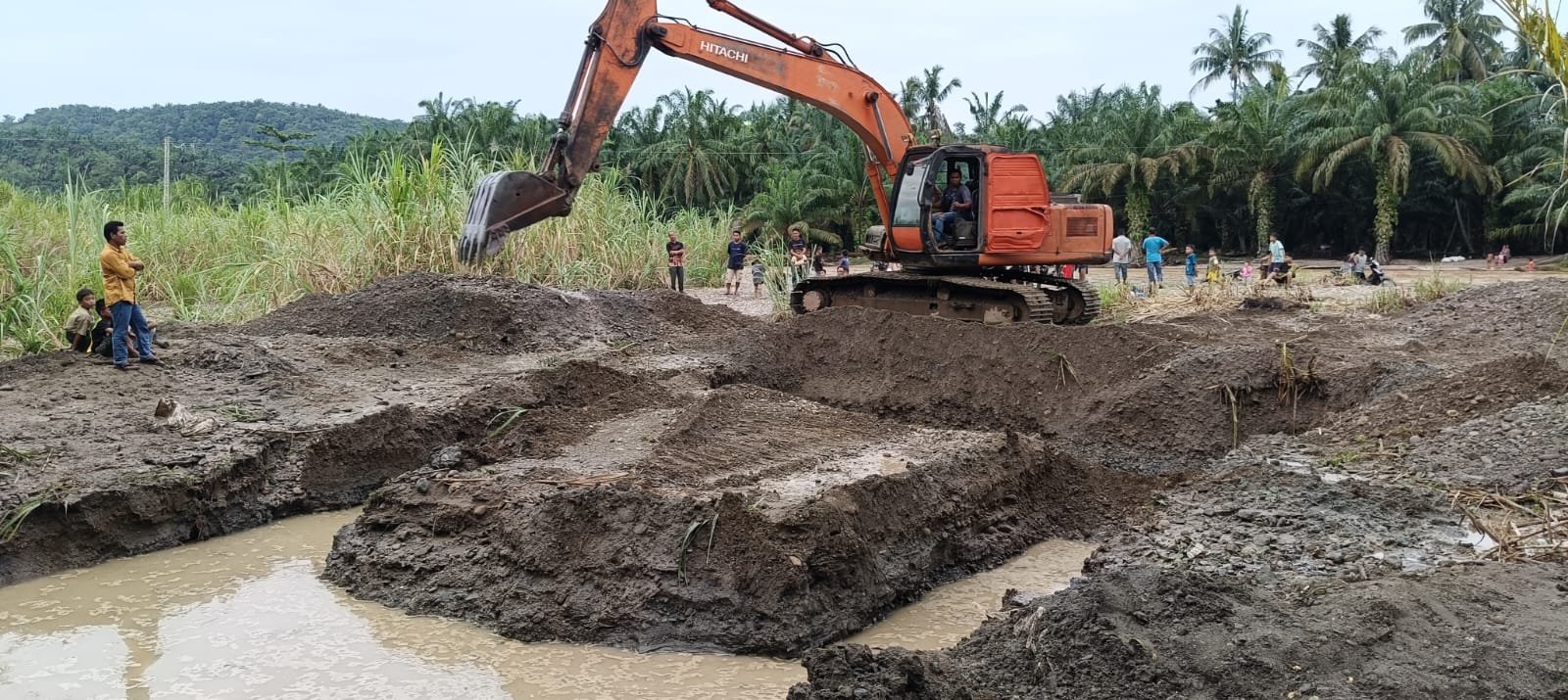 kodim-0212-bangun-jembatan-gantung-ulu-sosa. - thewasesanews.com
