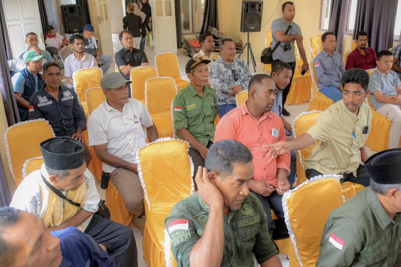 Pemkab Halmahera Tengah Serahkan 336 Sertipikat Tanah di Patani Timur dan Utara. - thewasesanews.com