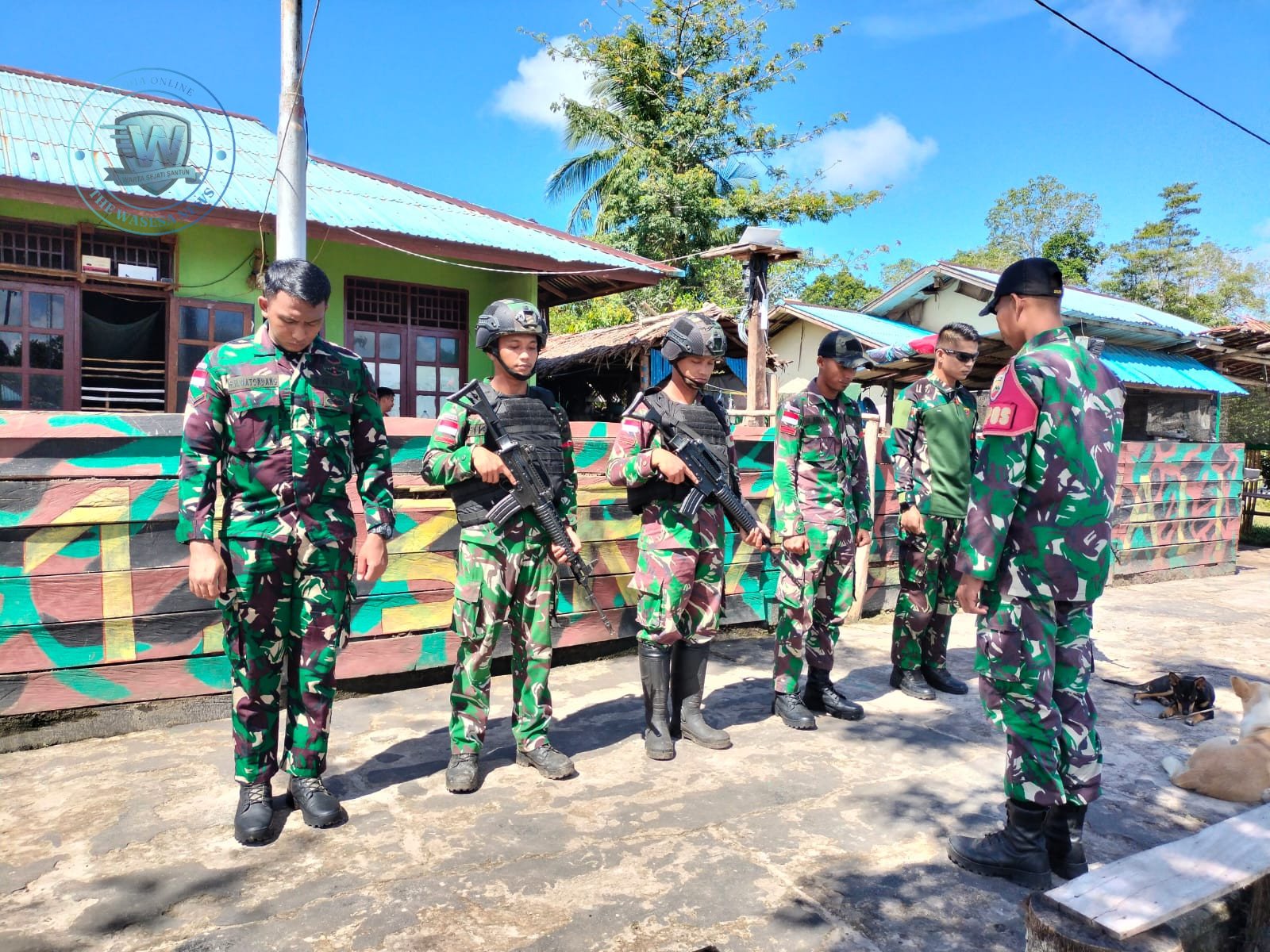Aksi Kemanusiaan Satgas Yonif 123/Rajawali Bantu Pemakaman Warga di Wonggi Papua. - thewasesanews.com