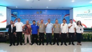 Kapolda Metro Jaya Irjen Pol. Asep Edi Suheri saat memberikan arahan dalam Dialog Desk Ketenagakerjaan bersama serikat buruh di BPMJ. - thewasesanews.com