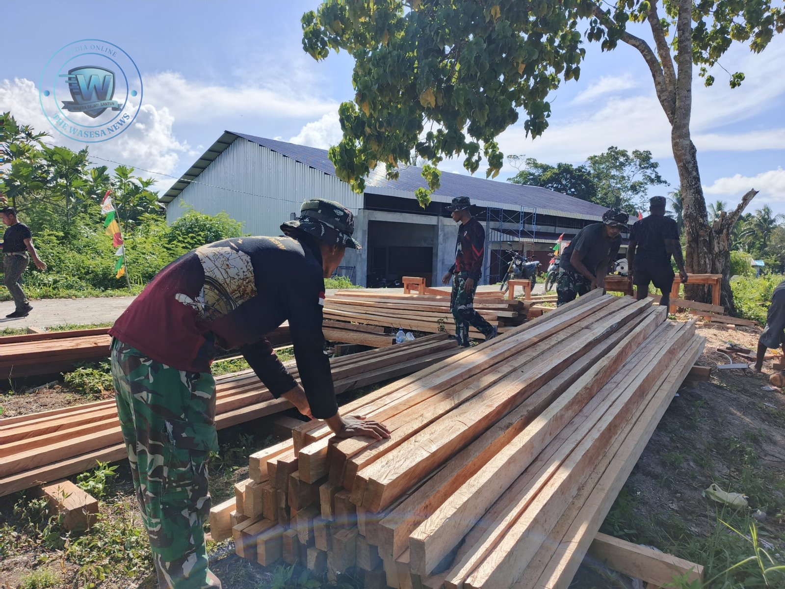 Progres TMMD ke 128 Kodim 1801 Manokwari Percepat Pembangunan Rumah Layak Huni di Tanah Rubuh. - thewasesanews.com