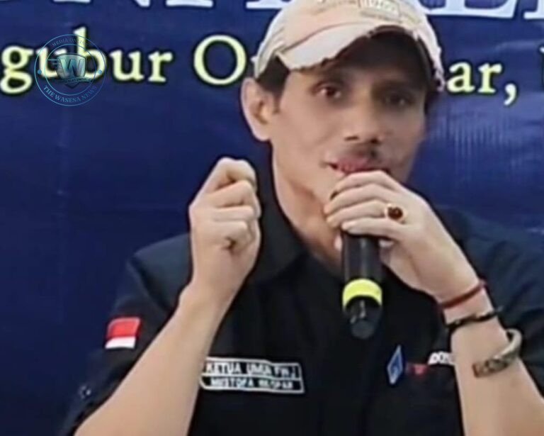 Ketua Umum FWJ Indonesia Mustofa Hadi Karya (Opan) memberikan keterangan pers terkait Hari Pers Sedunia 3 Mei. - thewasedanees.com