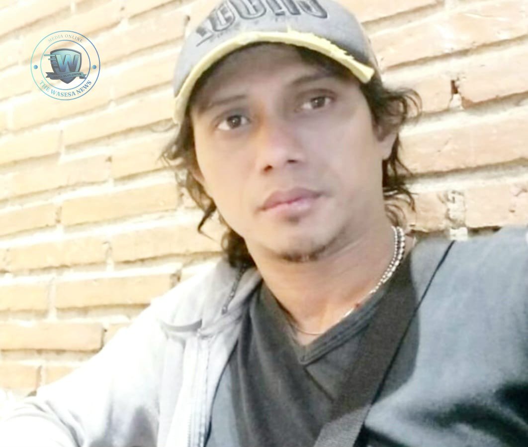 Ketua Umum FWJ Indonesia Mustofa Hadi Karya (Opan) memberikan keterangan pers terkait Hari Pers Sedunia 3 Mei. - thewasesanews.com