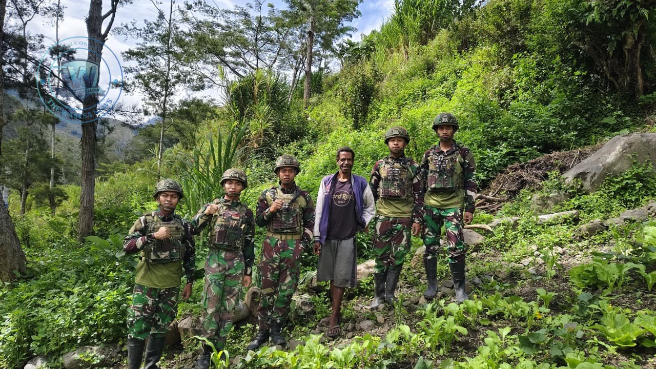 Satgas Yonif 521 DY Perkuat Ketahanan Pangan Masyarakat Distrik Kurima Papua Pegunungan Lewat Aksi Berkebun Bersama. - thewasesanews.com