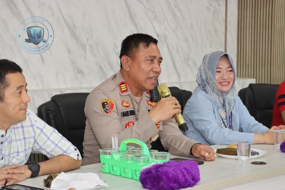 Kapolsek Tigaraksa saat melakukan peninjauan lapangan dan pendalaman informasi terkait proyek pembangunan di Villa Pasir Nangka. - thewasesanews.com