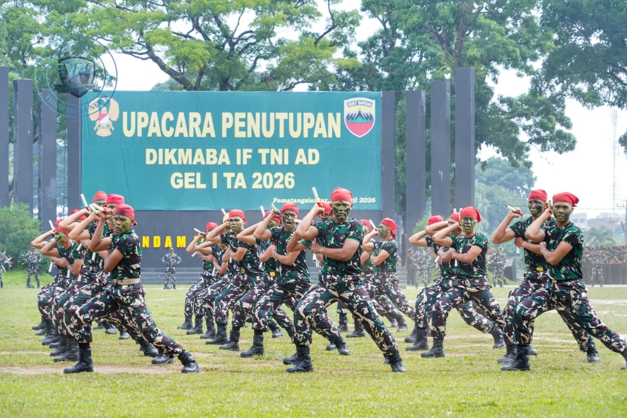 Pangdam I/BB Mayjen TNI Hendy Antariksa saat melantik dan mengambil sumpah 421 Bintara Remaja TNI AD di Rindam I/BB Pematangsiantar. - thewasesanews.com