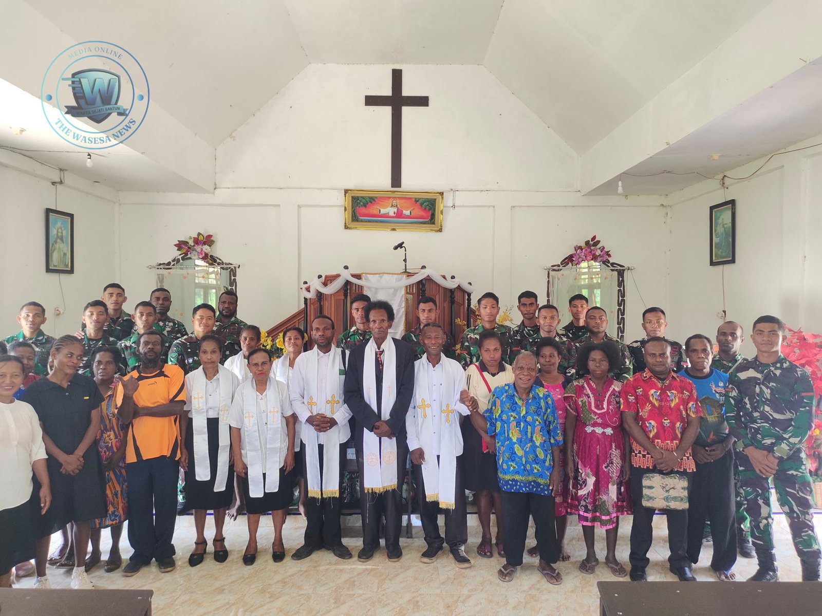 Satgas TMMD 128 Kodim 1801 Manokwari Ibadah Minggu Bersama Warga Kampung Tanah Rubuh Perkuat Sinergitas Spiritual. - thewasesanews.com