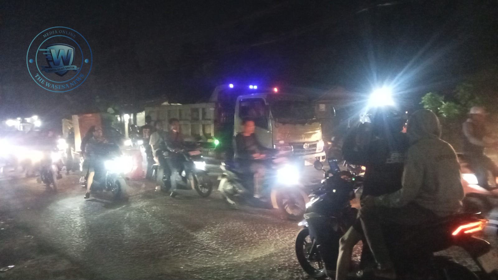 Jembatan Kalibaru Ambles Warga Sepatan Pakuhaji Geram Konvoi Truk Tanah dan Kontainer Masih Bebas Melintas. - thewasesanews.com