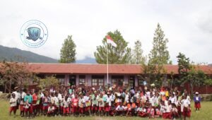 Prajurit Macan Kumbang Yonif 521 DY Beri Pendampingan Pendidikan bagi Anak-Anak di Distrik Walesi Papua. - thewasesanews.com