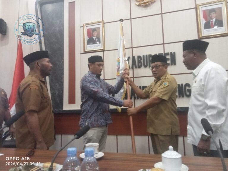 Pemkab Halmahera Tengah Lepas Rombongan Jamaah Haji 2026 Sekda Bahri Sudirman Serahkan Bendera Kontingen. - thewasesanews.com