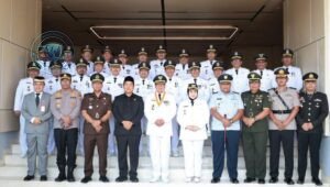 Bupati Tangerang Moch. Maesyal Rasyid saat memimpin upacara peringatan Hari Otonomi Daerah ke-30 di Lapangan Raden Aria Yudhanegara. - thewasesanews.com
