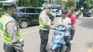 Satlantas Polres Metro Tangerang Kota Terapkan ETLE Handheld Penindakan Tilang Elektronik Kini Bisa Langsung di Tempat. - thewasesanews.com
