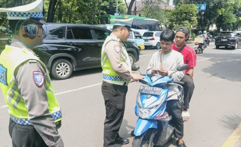 Satlantas Polres Metro Tangerang Kota Terapkan ETLE Handheld Penindakan Tilang Elektronik Kini Bisa Langsung di Tempat. - thewasesanews.com