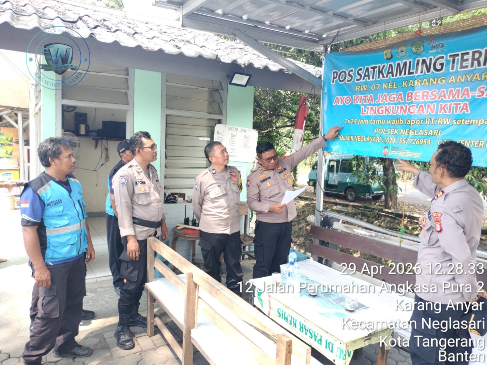 Polres Metro Tangerang Kota Nilai Satkamling Karang Anyar Perkuat Keamanan Lingkungan Berbasis Partisipasi Masyarakat. - thewasesanews.com