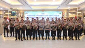 Kapolri Berikan PIN Emas hingga Perunggu bagi 36 Personel Polres Tangsel Atas Keberhasilan Ungkap Kasus di Rumah Mantan Menkeu. - thewasesanews.com