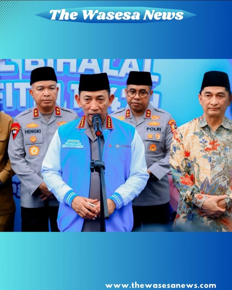 Kapolri Jenderal Pol Listyo Sigit Prabowo saat bersilaturahmi dengan buruh KSPSI di PT KMK Global Sport Tangerang. - thewasesanews.com