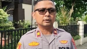 Kapolsek Pinang IptuAdityo Wijanarko saat memberikan keterangan kepada media. - thewasesanews.com