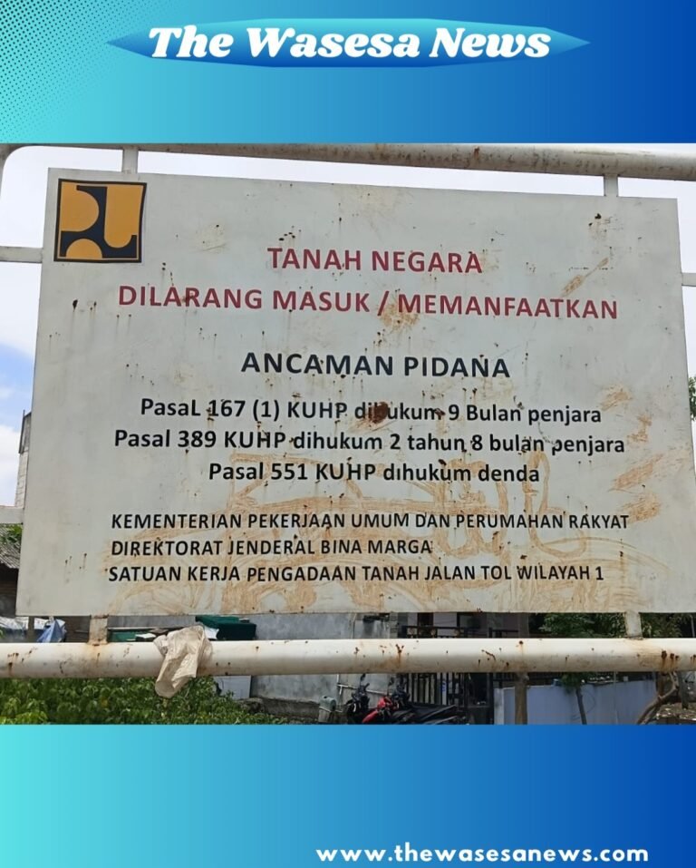 Kondisi tumpukan sampah di TPS Liar Jurumudi Tangerang yang berada di lahan milik PUPR dan dikeluhkan warga sekitar. - thewasesanews.com